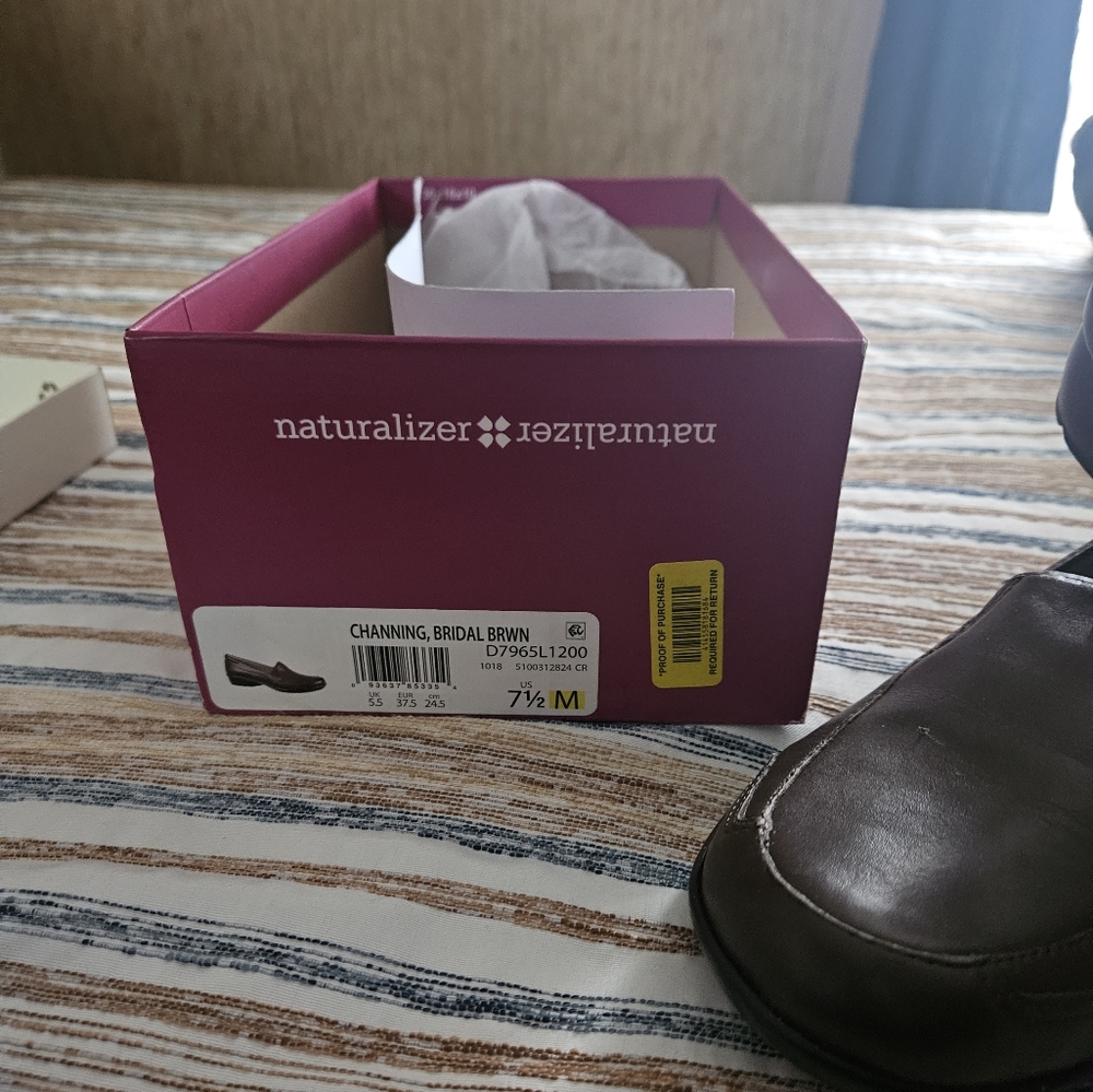 Naturalizer shoes - Picture 2 of 3